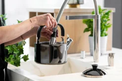 Hot Vialli Design Czajnik z gwizdkiem DIAMANTE 1,5 l