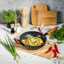 Patelnia WOK z drewnianą rączką 30 cm