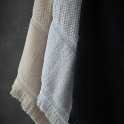 Clearance Texpol Ręcznik bawełniany z frędzlami czarny SANTORINI 50x90 cm