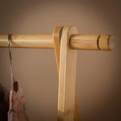 inny Wieszaki Do Przedpokoju^Wieszak drewniany z koszem PAG